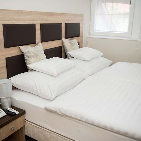 Hozam Wellness és Apartman Szolnok Esterno foto
