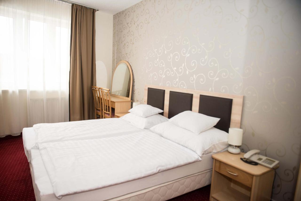 Hozam Wellness és Apartman Szolnok Esterno foto