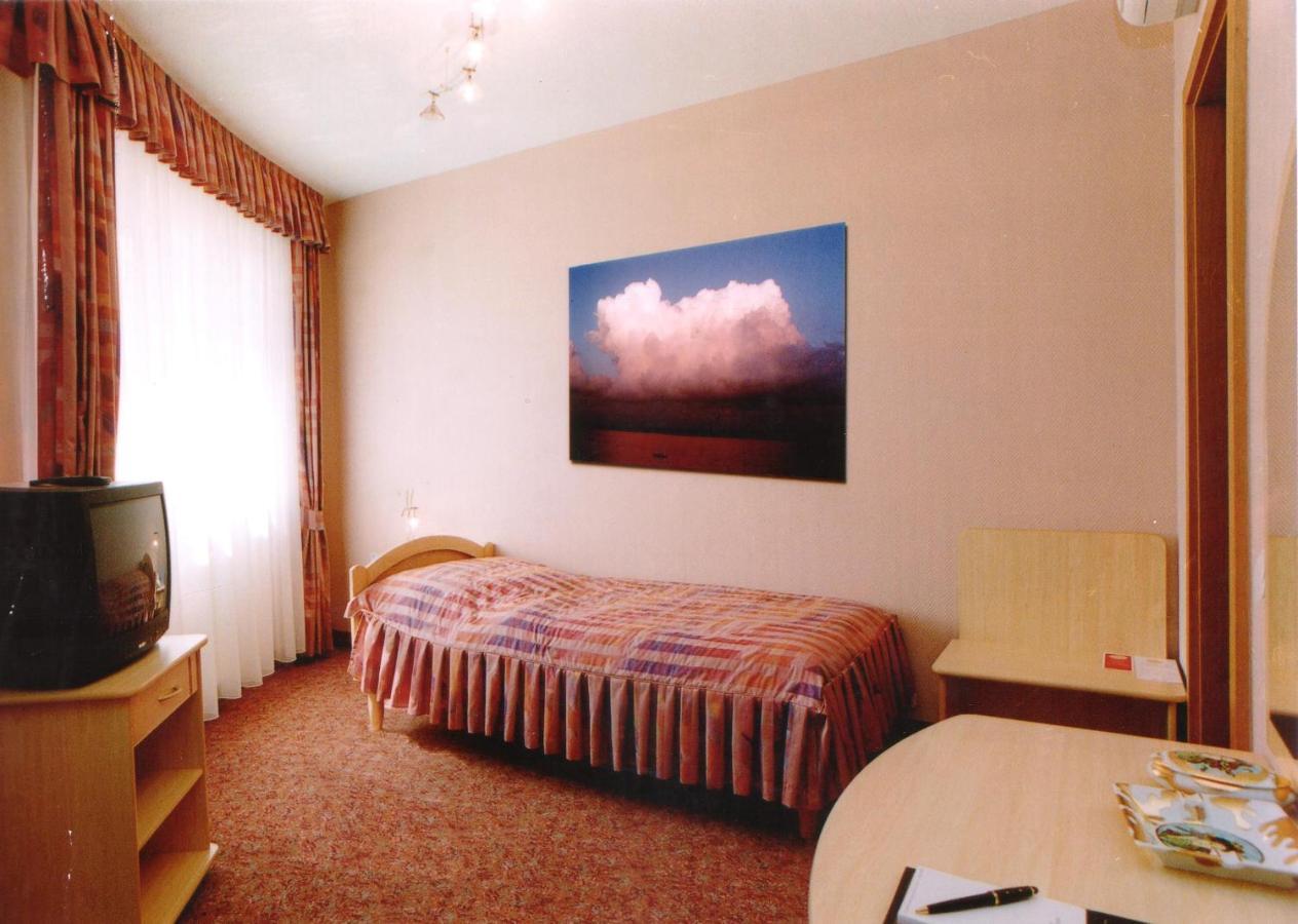 Hozam Wellness és Apartman Szolnok Esterno foto