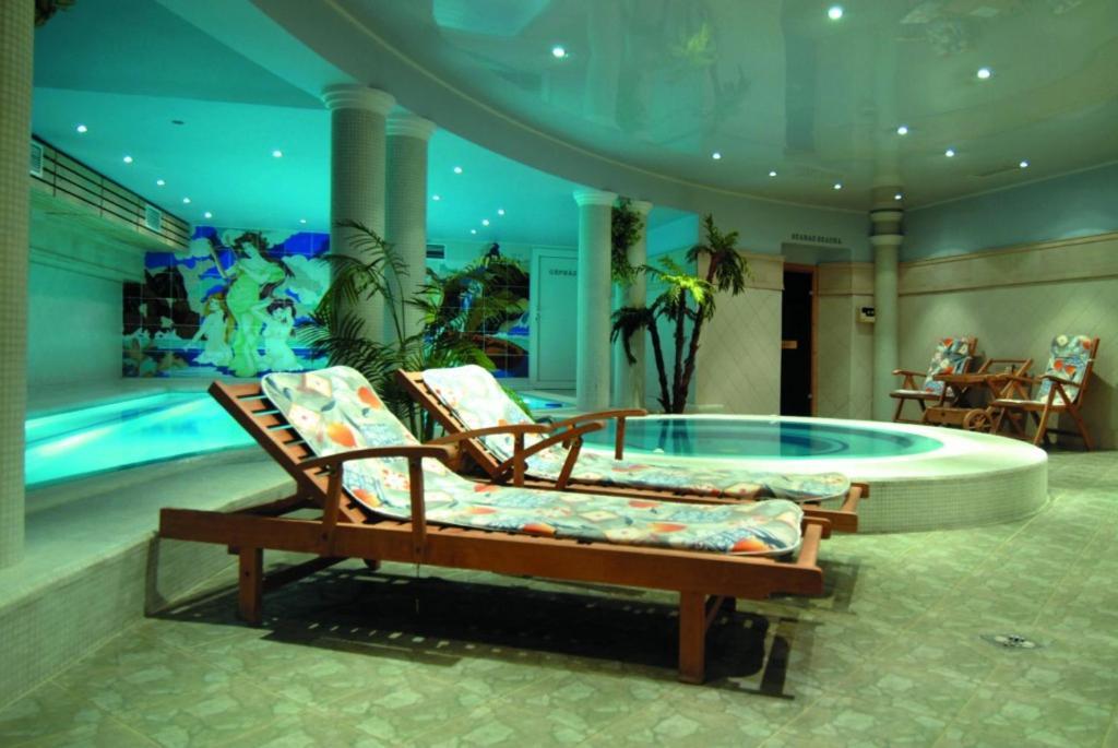 Hozam Wellness és Apartman Szolnok Esterno foto